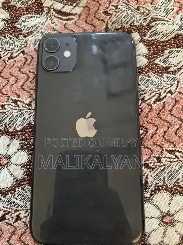 Apple iPhone 11 - 64GB Black Smartphone with High Battery Health