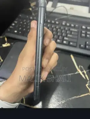 Apple iPhone 11 Factory Unlocked Smartphone