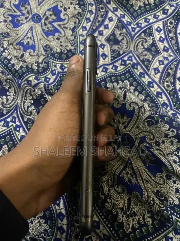 Apple iPhone 11 Factory Unlocked 128GB Smartphone