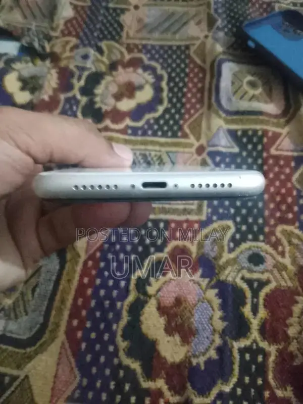 Apple iPhone 11 64GB Smartphone with High Battery Health