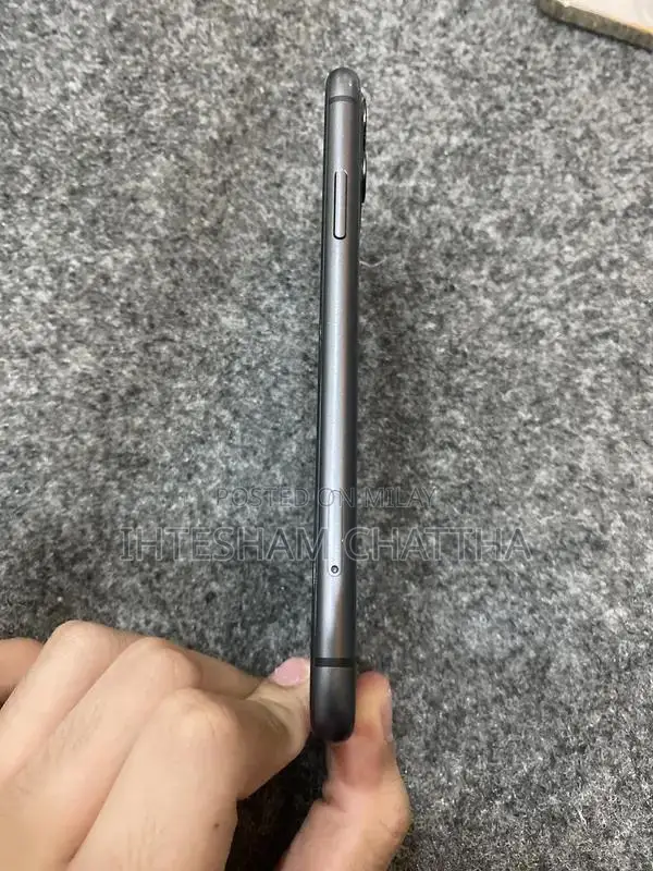 iPhone 11 64GB Smartphone with Excellent Battery Health