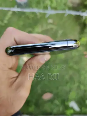 Apple iPhone 11 Pro 64GB Smartphone - Excellent Condition