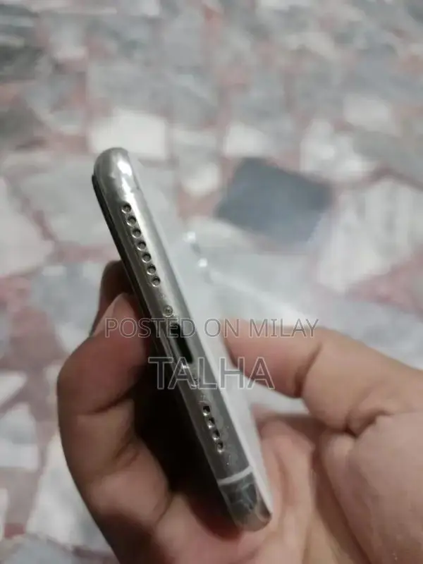 Apple iPhone 11 Pro Max 256GB Dual SIM Smartphone