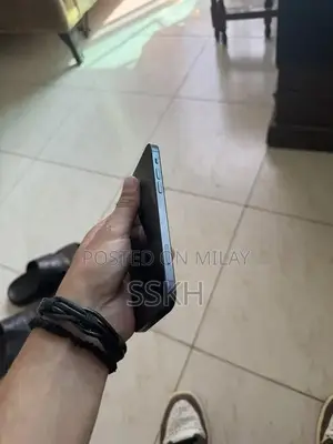 Pre-Owned iPhone 12 64GB with High Battery Health