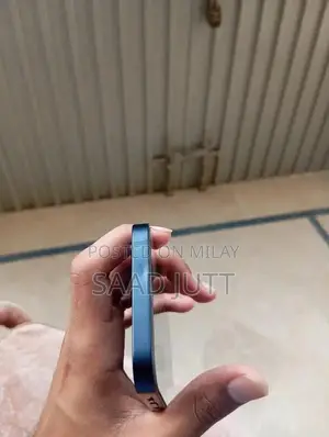 Apple iPhone 12 64GB Smartphone - Good Condition