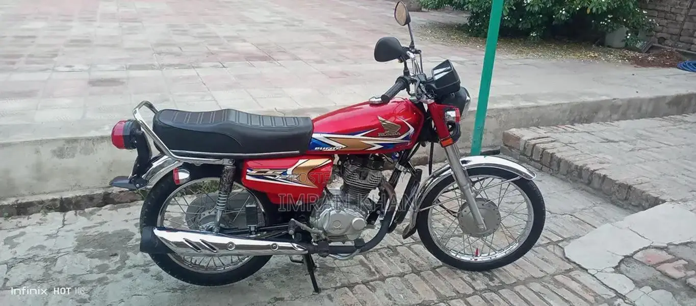 Honda CG125 Motorcycle - 2020 Model Low Mileage
