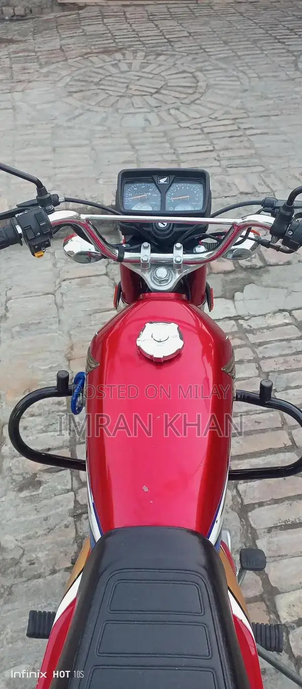 Honda CG125 Motorcycle - 2020 Model Low Mileage