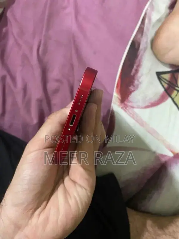 Apple iPhone 13 - 128GB Factory Unlocked Smartphone