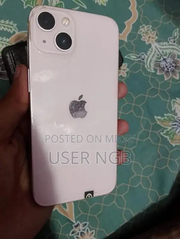 Apple iPhone 13 128GB Unlocked Smartphone