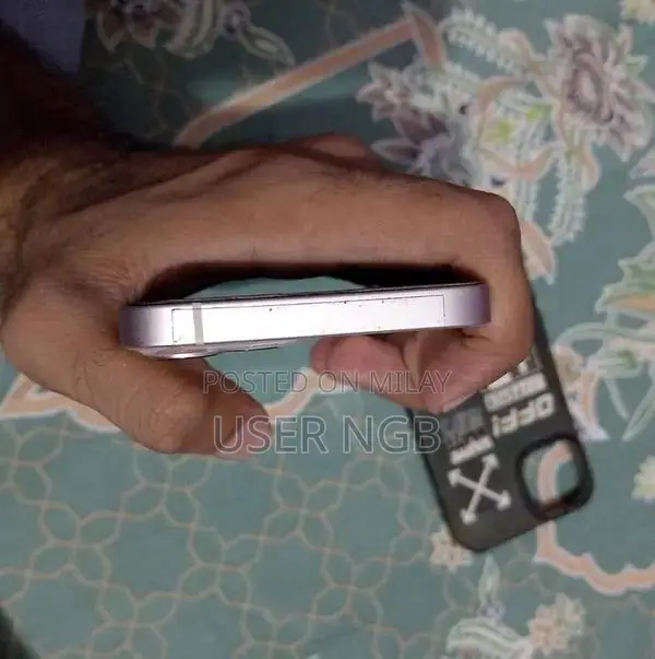 Apple iPhone 13 128GB Unlocked Smartphone