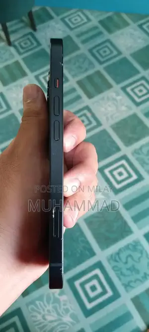 Apple iPhone 13 Midnight Blue Factory Unlocked Smartphone