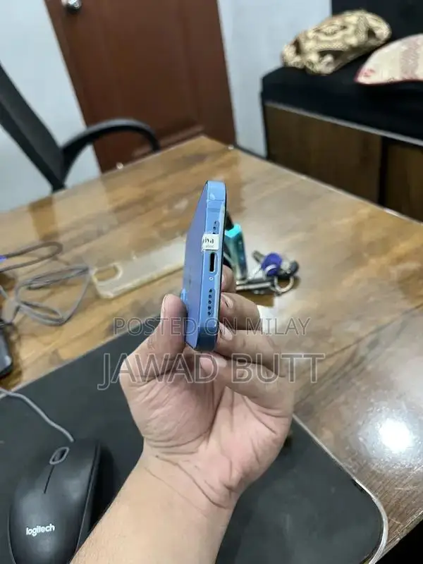 Apple iPhone 13 JV 128GB Smartphone