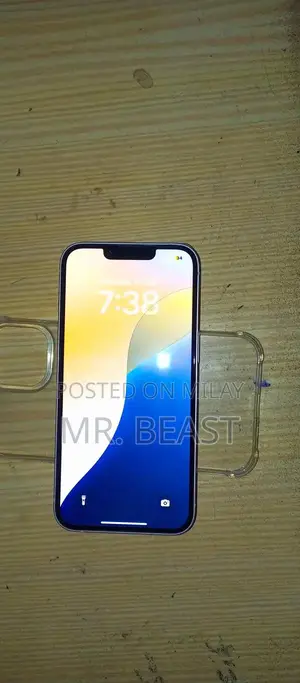 Apple iPhone 13 128GB Smartphone - Excellent Condition