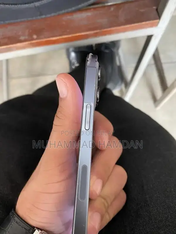 High-Performance Smartphone with Excellent Battery Health