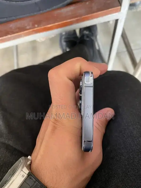 High-Performance Smartphone with Excellent Battery Health