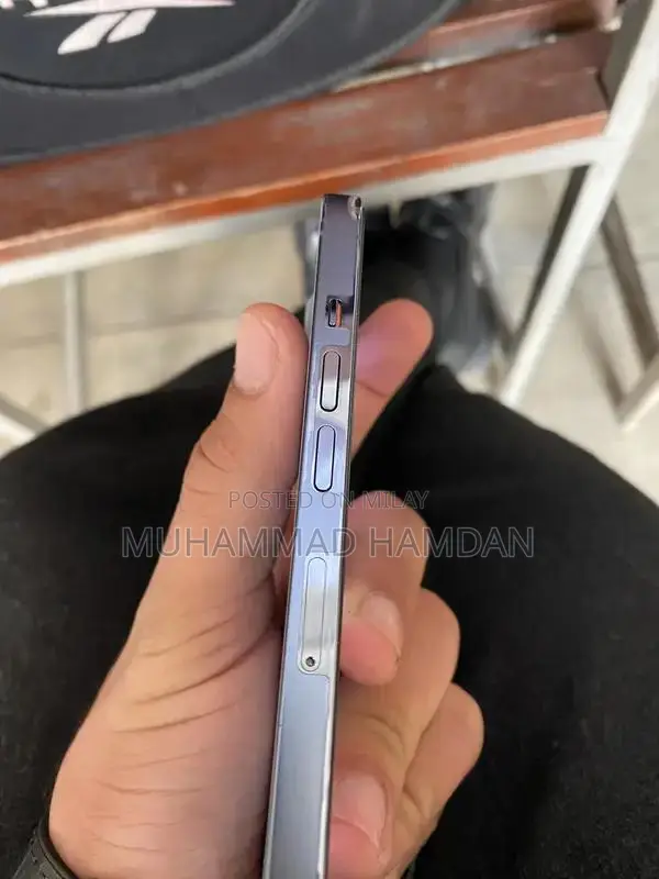 High-Performance Smartphone with Excellent Battery Health