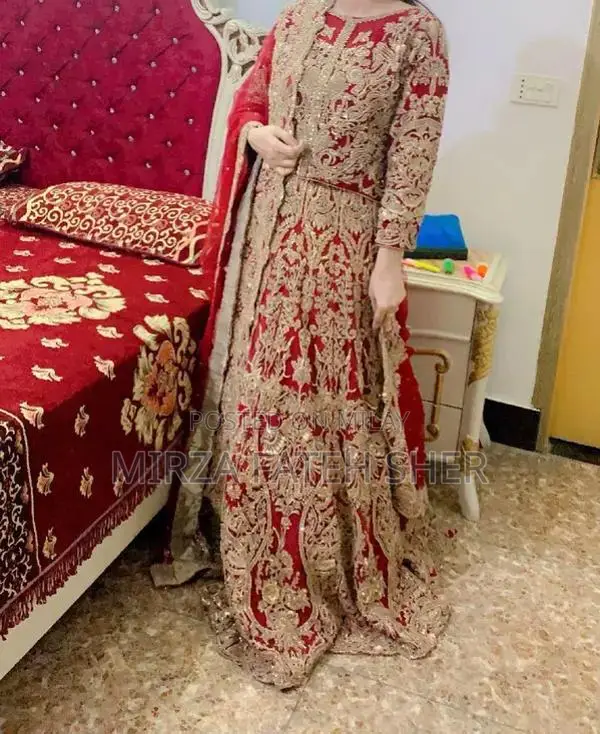 Elegant Havey Bridal Lehnga with Classic Design