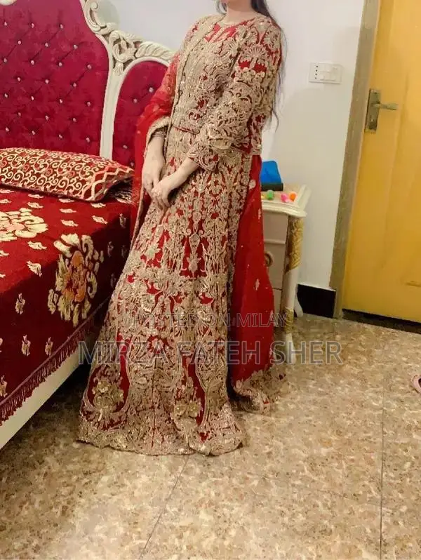 Elegant Havey Bridal Lehnga with Classic Design