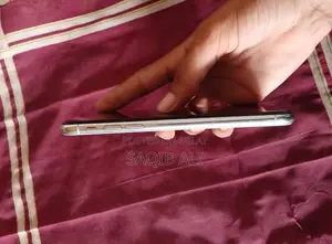 Apple iPhone X 64 GB White