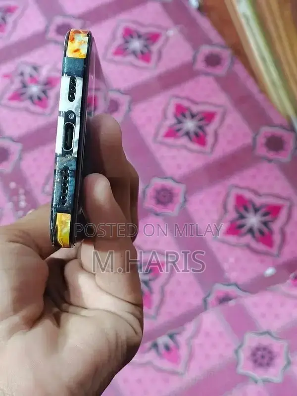 Professional Series Smartphone Black 128GB Edition