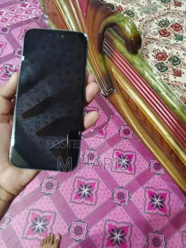 Professional Series Smartphone Black 128GB Edition