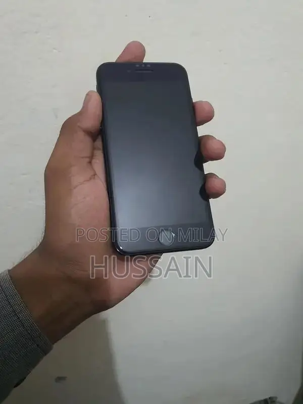 Apple iPhone 7 128GB Smartphone with Moderate Battery Health