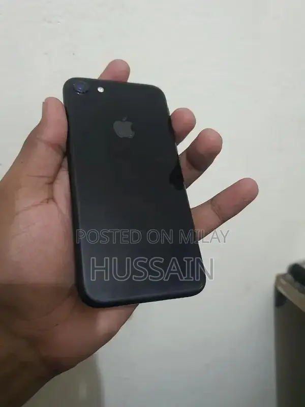 Apple iPhone 7 128GB Smartphone with Moderate Battery Health