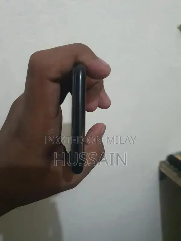 Apple iPhone 7 128GB Smartphone with Moderate Battery Health