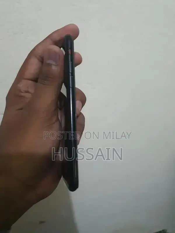 Apple iPhone 7 128GB Smartphone with Moderate Battery Health