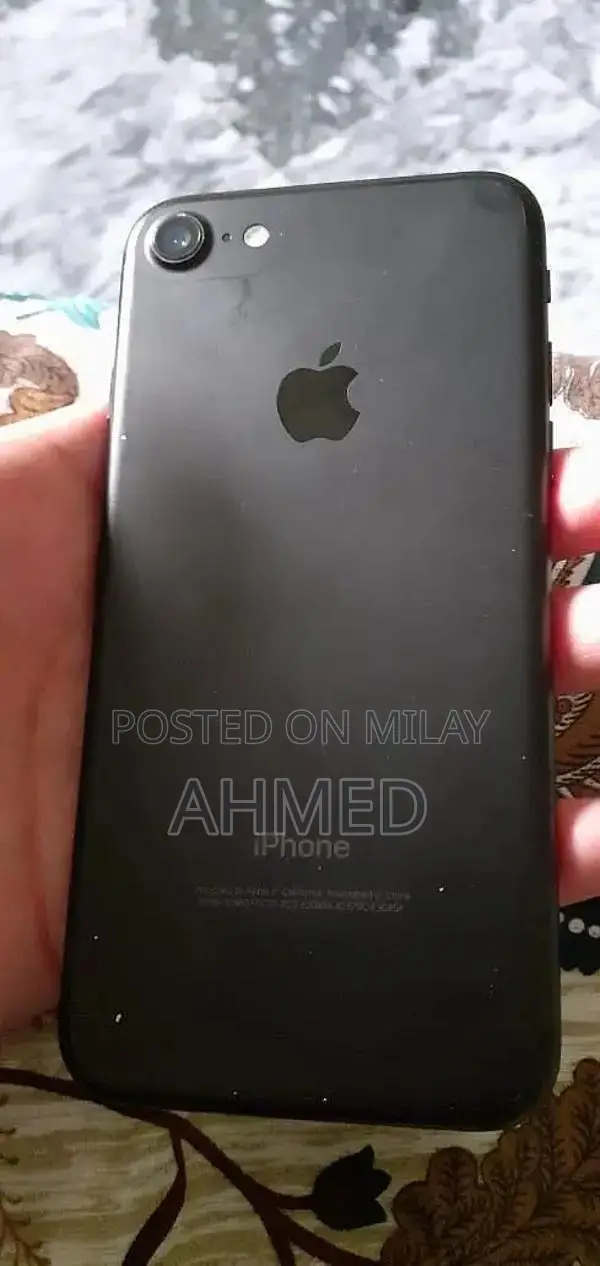 32GB Smartphone with Functional Home Button and Good Camera