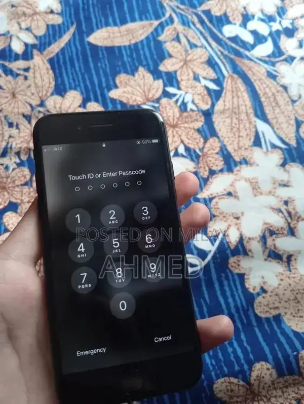 32GB Smartphone with Functional Home Button and Good Camera