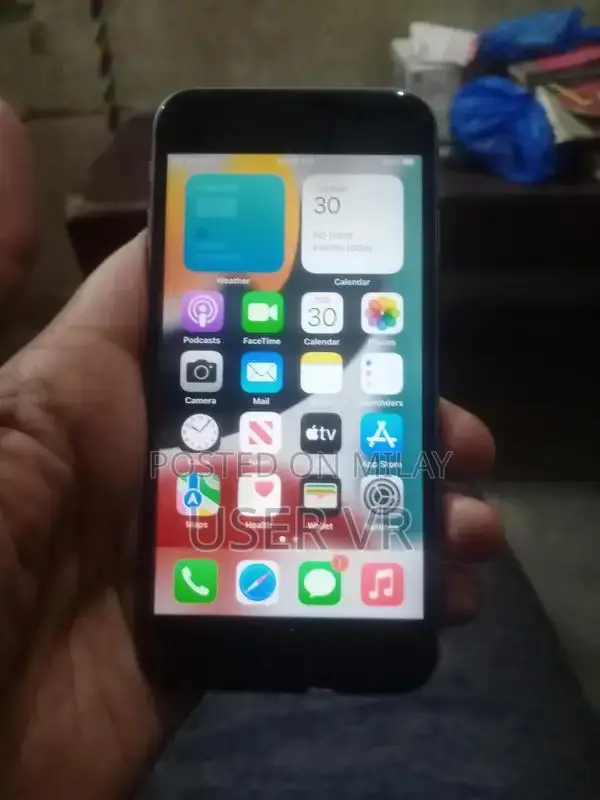 Apple iPhone 6s 32GB Smartphone - Good Condition