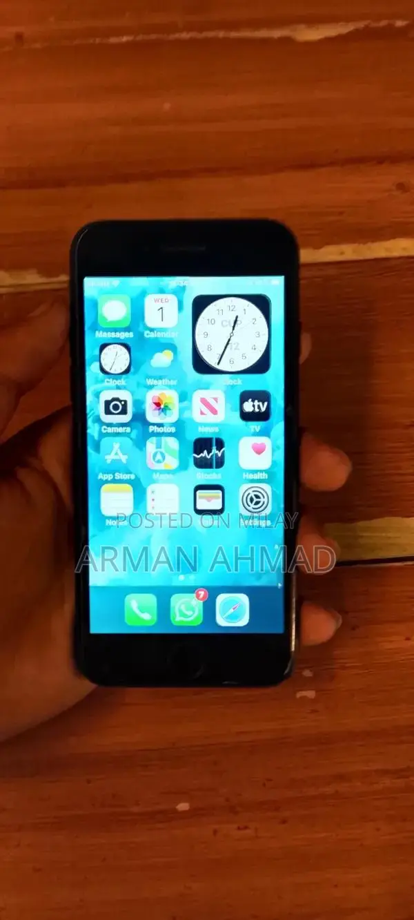 Apple iPhone 7 - 32GB Smartphone with Water Resistance