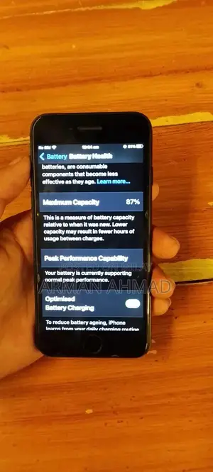 Apple iPhone 7 - 32GB Smartphone with Water Resistance