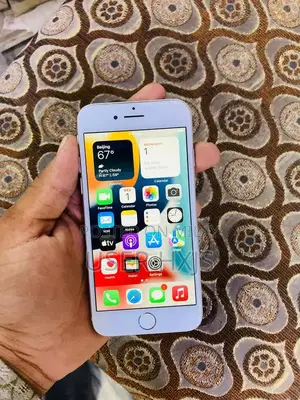 Apple iPhone 7 32GB Non-PTA Pristine Condition