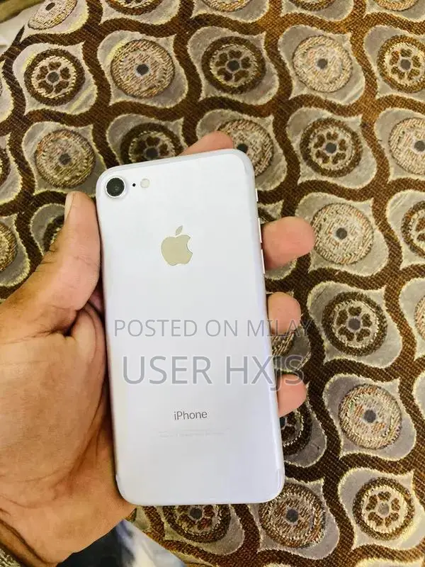 Apple iPhone 7 32GB Non-PTA Pristine Condition