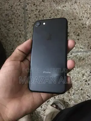 Partially Refurbished iPhone 7 with Working SIM