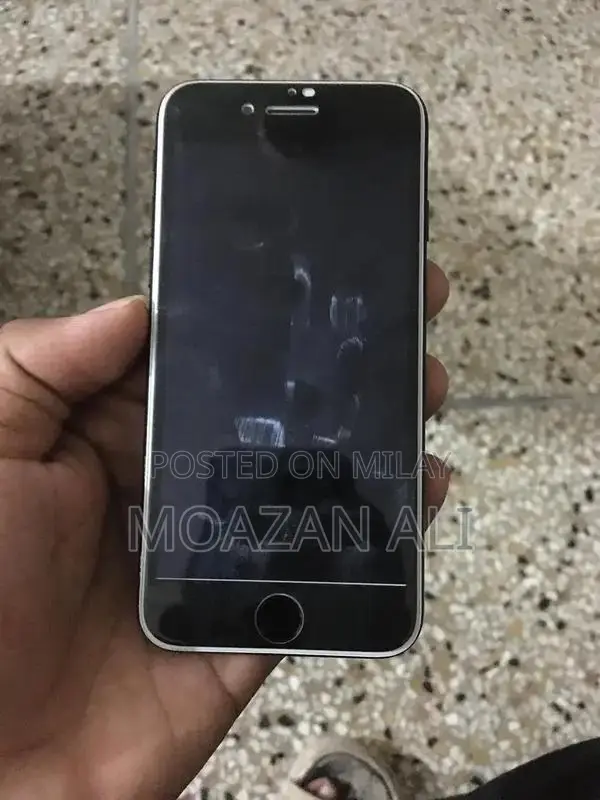 Partially Refurbished iPhone 7 with Working SIM