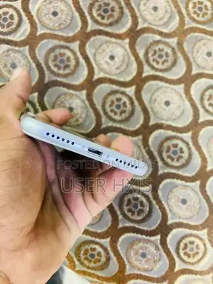 Apple iPhone 7 32GB Non-PTA Pristine Condition