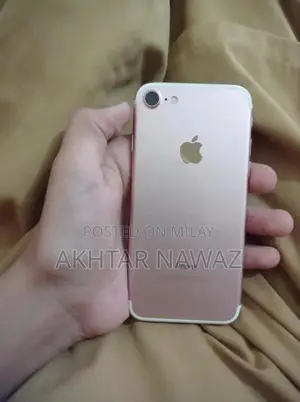 Photo - Apple iPhone 7 128GB Smartphone - Excellent Condition