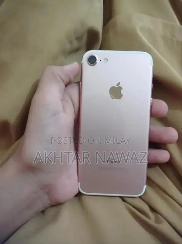 Apple iPhone 7 128GB Smartphone - Excellent Condition