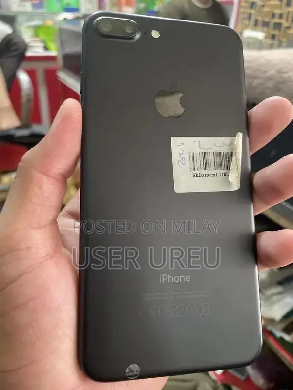 Apple iPhone 7 Plus Smartphone - Black 128GB