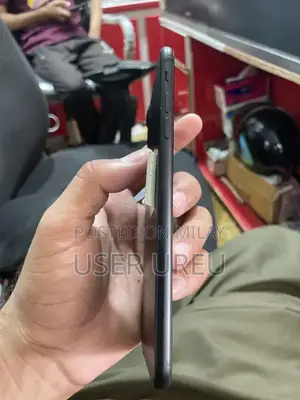 Apple iPhone 7 Plus Smartphone - Black 128GB