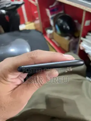 Apple iPhone 7 Plus Smartphone - Black 128GB