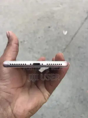 Functional iPhone 7 Plus 32GB Smartphone with Camera