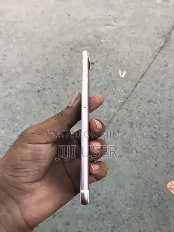 Functional iPhone 7 Plus 32GB Smartphone with Camera