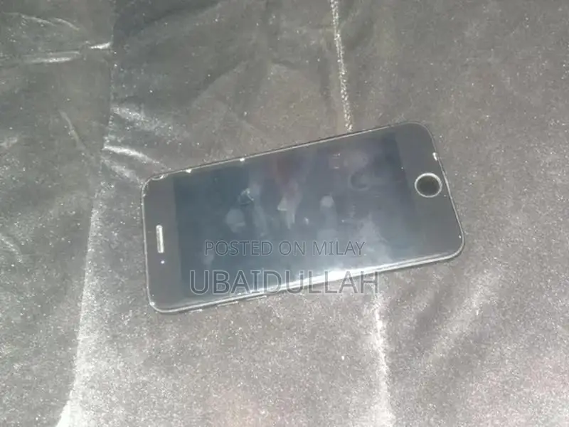 32GB Apple Smartphone with Compact Design