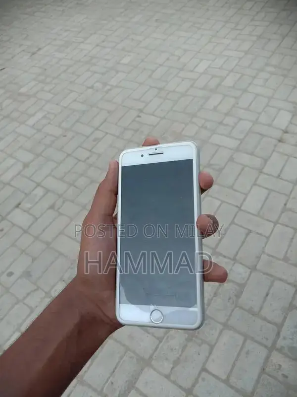 Apple iPhone 7 Plus 128GB Smartphone, Nearly Perfect Condition