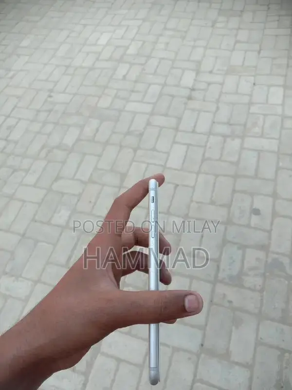 Apple iPhone 7 Plus 128GB Smartphone, Nearly Perfect Condition