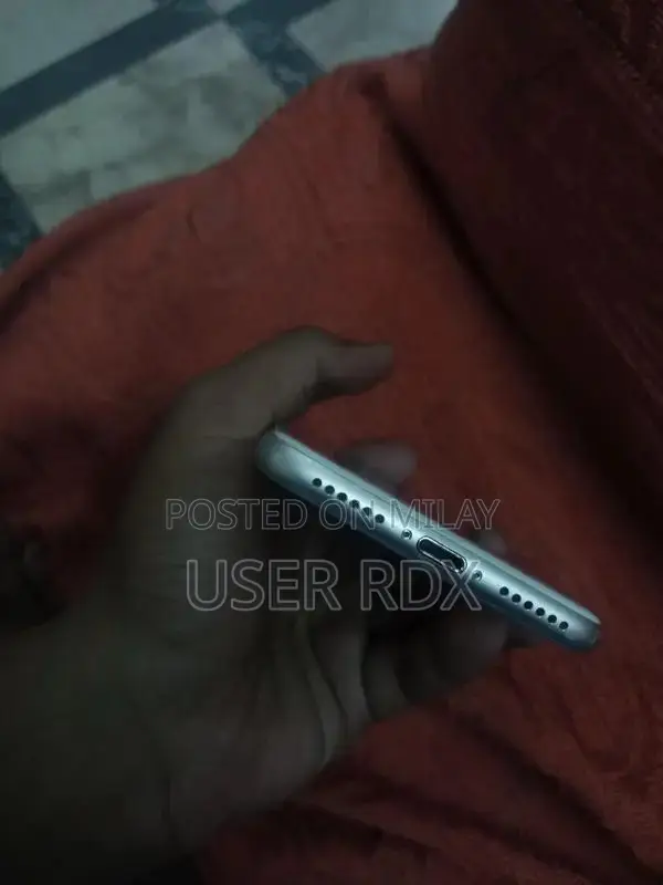 Apple iPhone 8 64GB Smartphone with True Tone Display